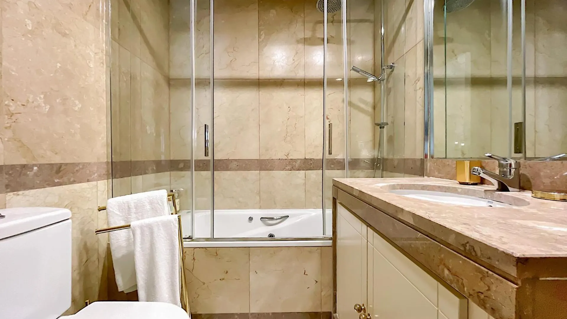 Prestige Lisbon Entire 3 Bedroom Luxury Apartment Portekiz